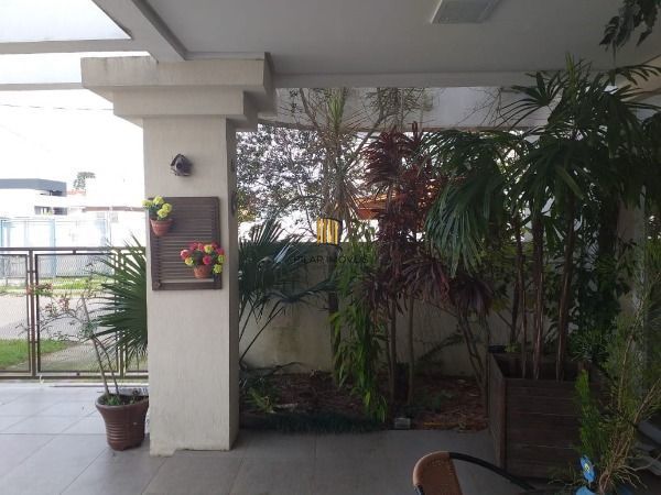 Casa para Venda - 223m², 3 dormitórios, sendo 1 suites, 2 vagas - Lagos De Nova 