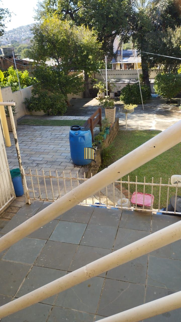 Ótima casa com 4 dormitórios no bairro Partenon.