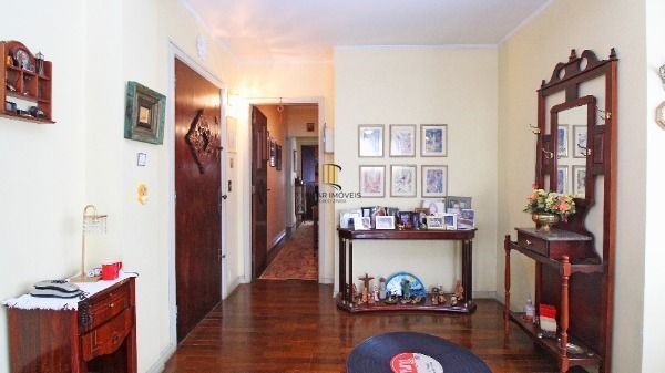 Cobertura em Porto Alegre, no bairro Petrópolis, com 3 dormitório(s), e 3 banhei