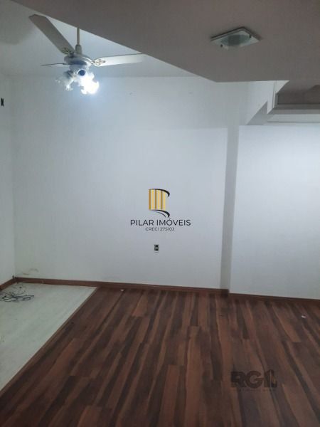 Conjunto/Sala em Porto Alegre, no bairro Centro Histórico, e 0 banheiros, à vend
