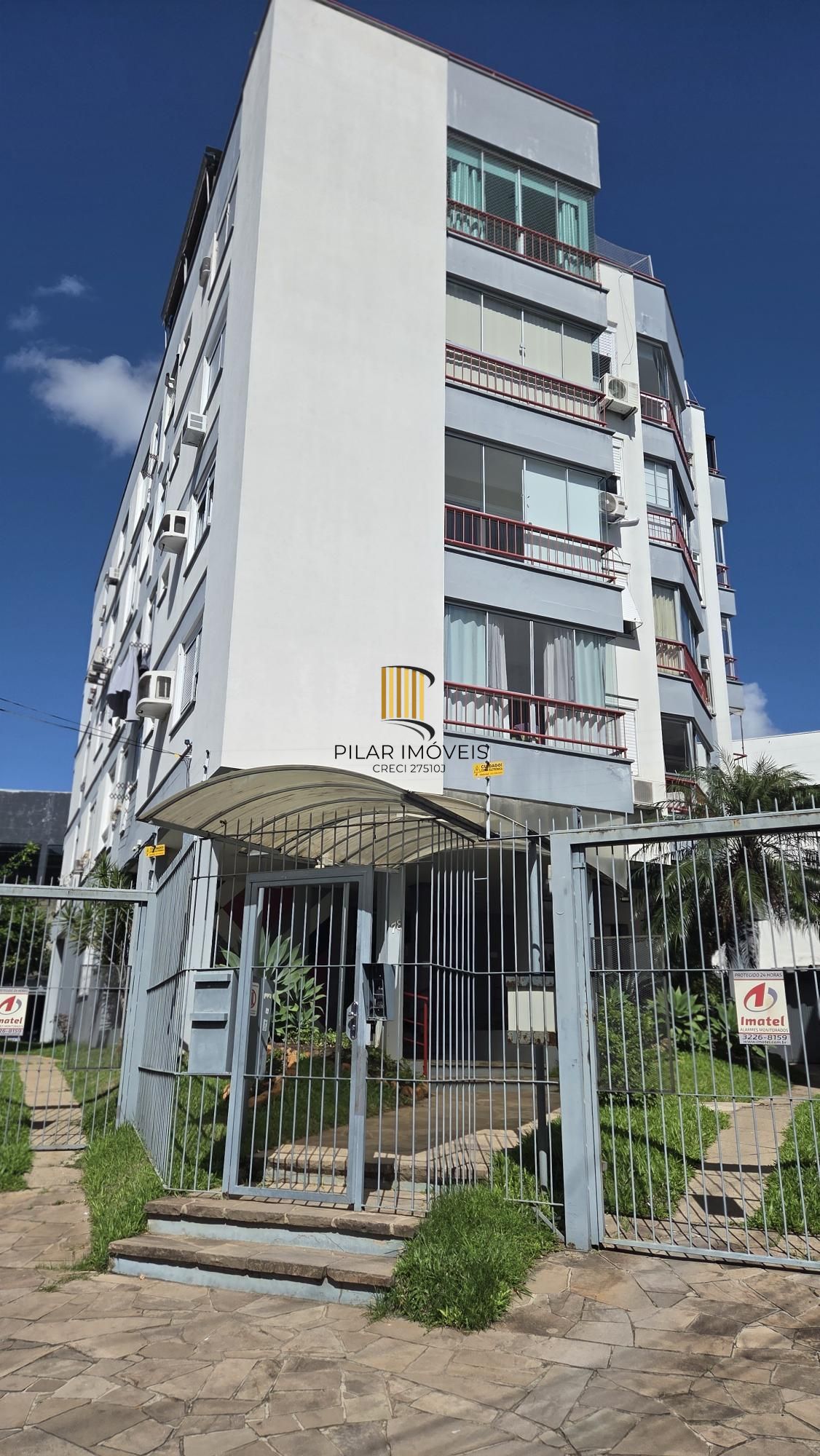 Cobertura duplex com 2 dormitórios e 1 vaga de garagem no bairro Menino Deus – 108,7 m² privativos