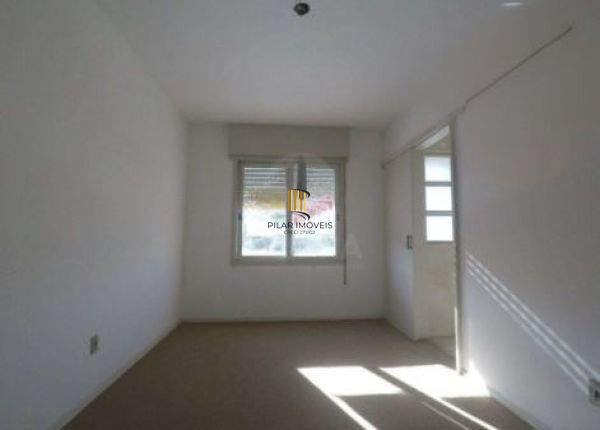 Apartamento em Porto Alegre, no bairro Medianeira, com 1 dormitório(s), e 1 banh