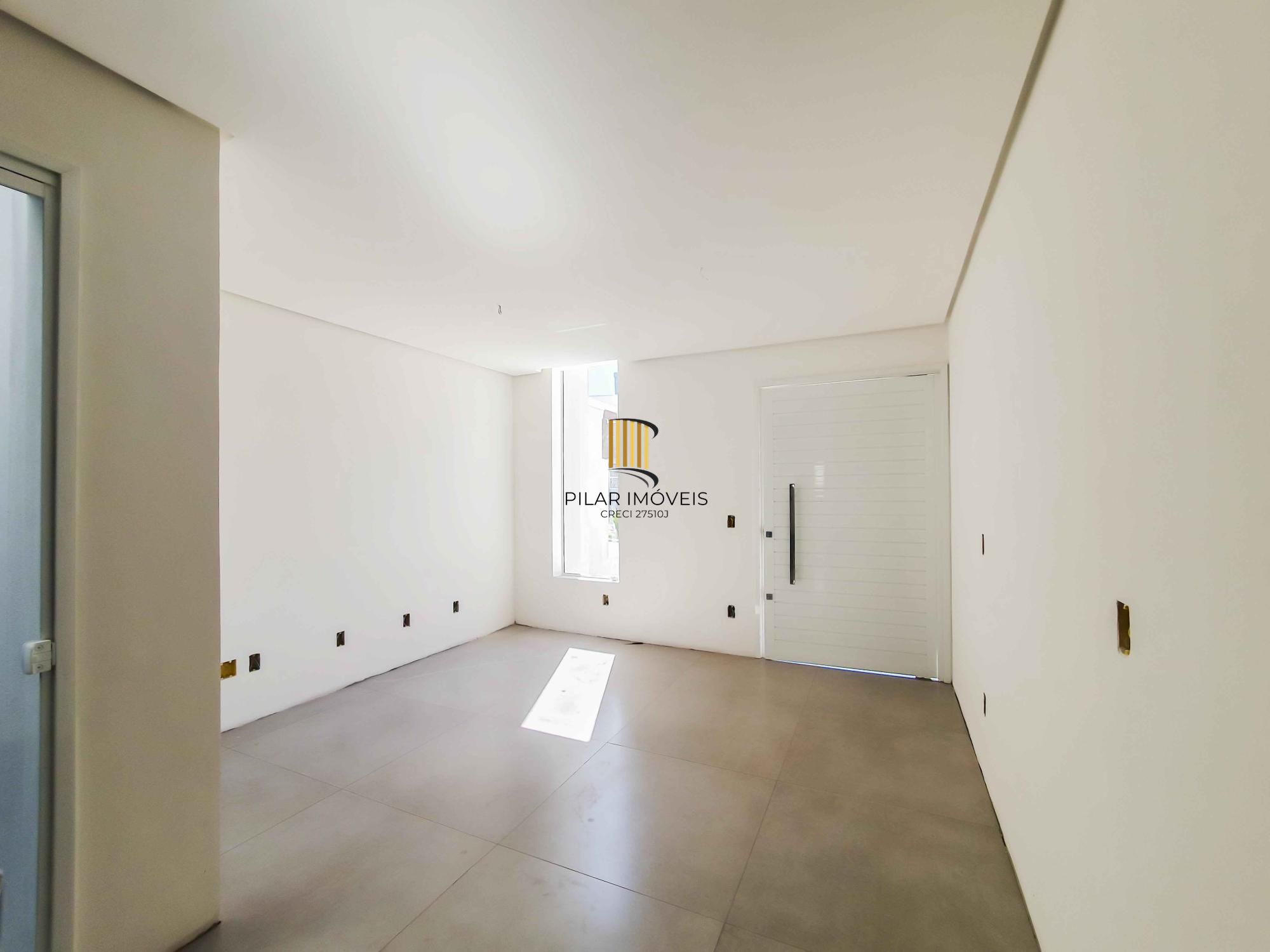 Casa em condomínio 4 D, sendo um dormitório no térreo, 168 m², garagem coberta