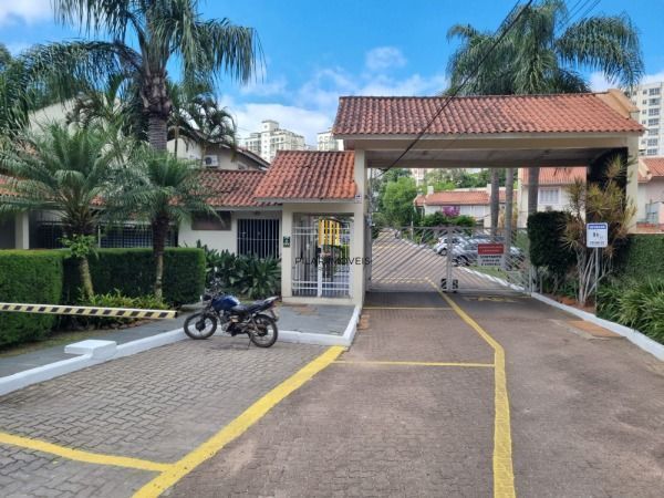 Casa em Porto Alegre, no bairro Cavalhada, com 2 dormitório(s), e 2 banheiros, à