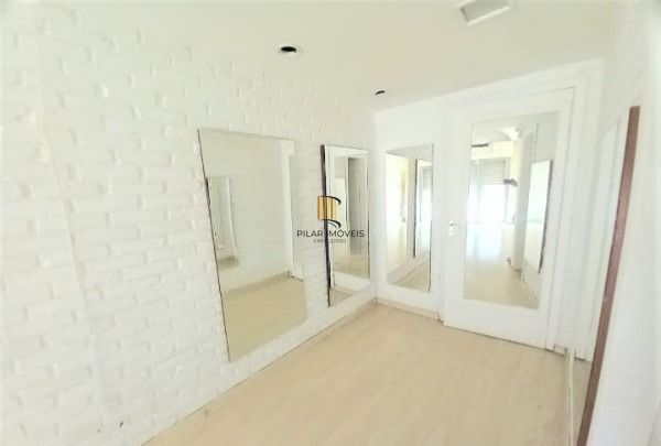 Loja em Porto Alegre, no bairro Tristeza, à venda.