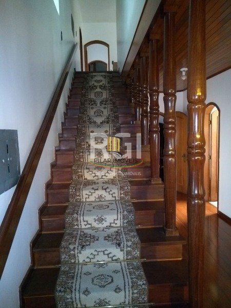 Casa para Venda - 741m², 5 dormitórios, sendo 3 suites, 9 vagas - Espirito Santo