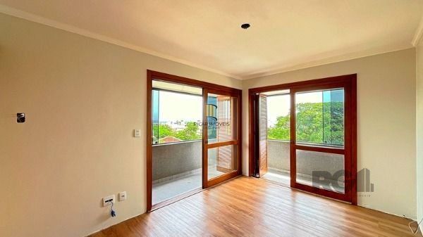 Apartamento em Porto Alegre, no bairro Santa Tereza, com 3 dormitório(s),