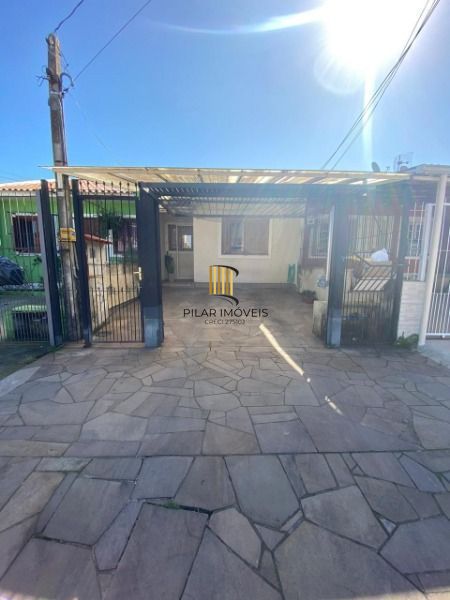 Casa em Porto Alegre, no bairro Hípica, com 2 dormitório(s), e 2 banheiros, à ve