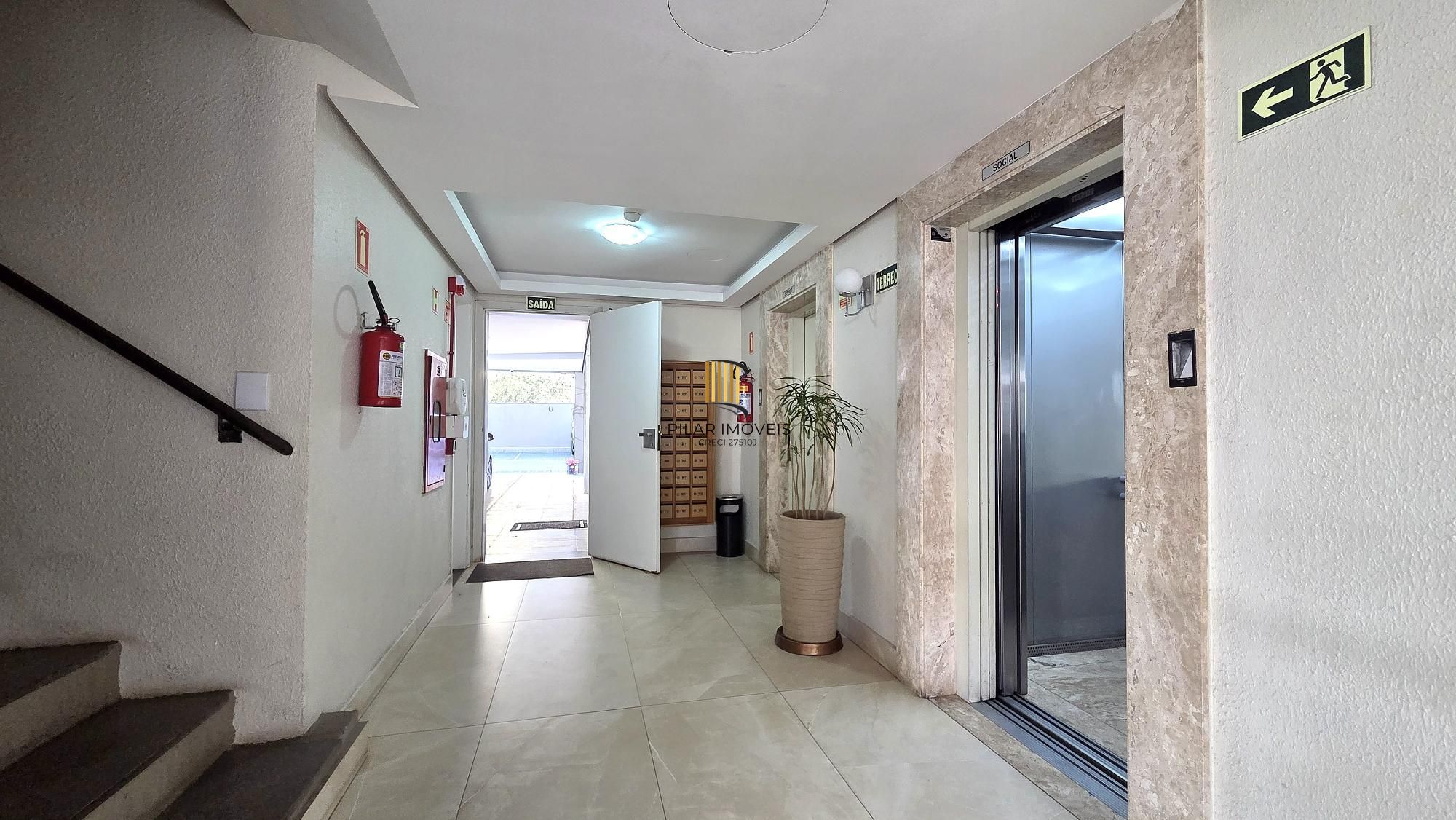 Apartamento de 75,9 m² com 3 dormitórios, 1 suíte e 2 vagas de garagem, próximo ao Barra Shopping Sul.