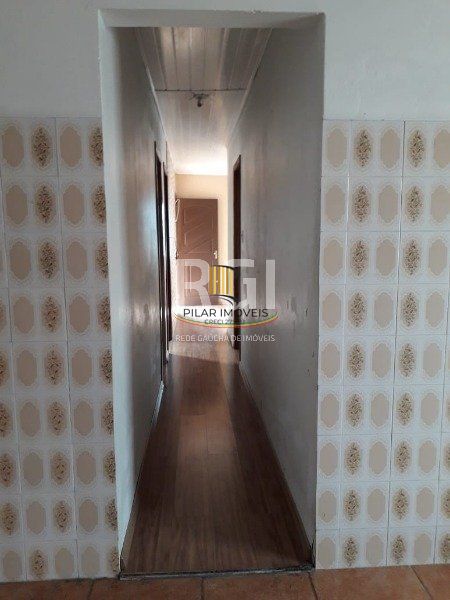 Casa em Porto Alegre, no bairro Espírito Santo, com 2 dormitório(s), e 2 banheir