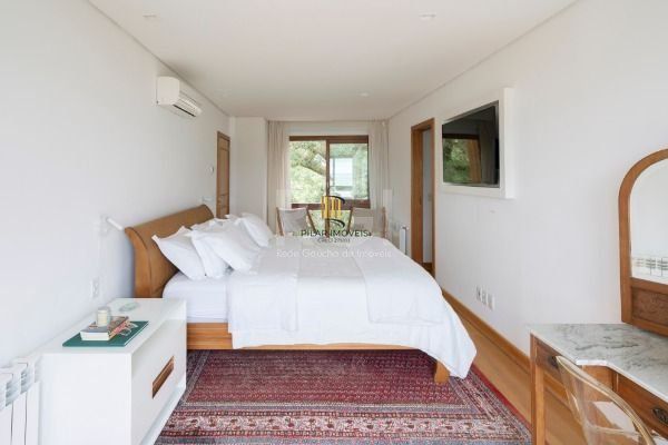 Casa para Venda - 463.7m², 4 dormitórios, sendo 4 suites, 4 vagas - Vila Conceiç