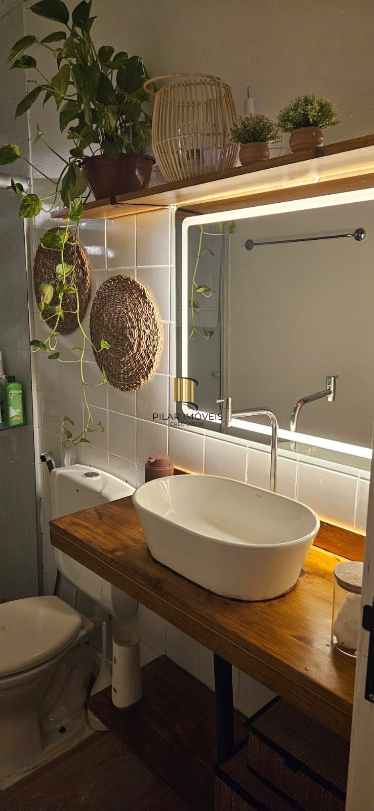 Ótima casa em condomínio, com 2 dormitórios.