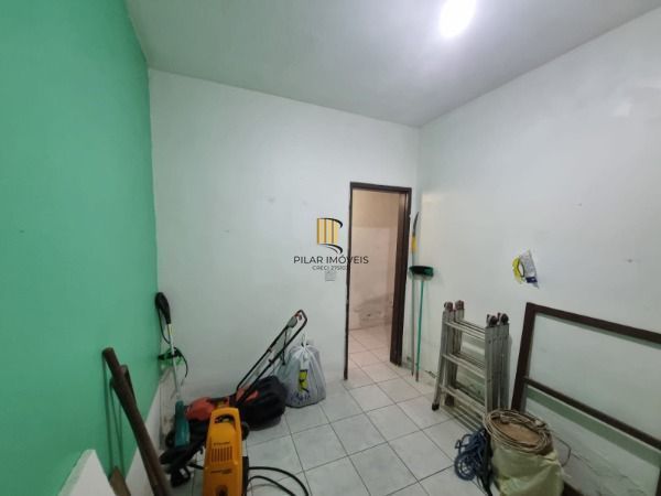 Sobrado em Porto Alegre, no bairro Ponta Grossa, com 4 dormitório(s), e 4 banhei