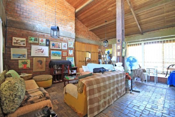 Casa para Venda - 200m², 3 dormitórios, sendo 1 suites, 4 vagas - Ipanema