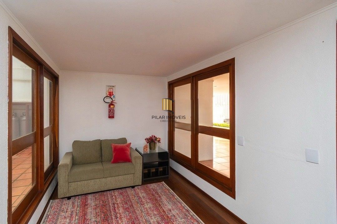 Cobertura ensolarada no coração de Petrópolis — 2 (ou 3) dormitórios + 1 vaga escriturada