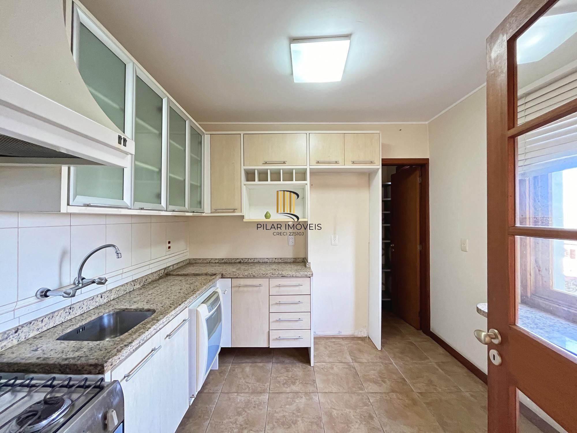 Casa em Condomínio no Jardim Isabel com 270m², 3 dormitórios, 4 vagas