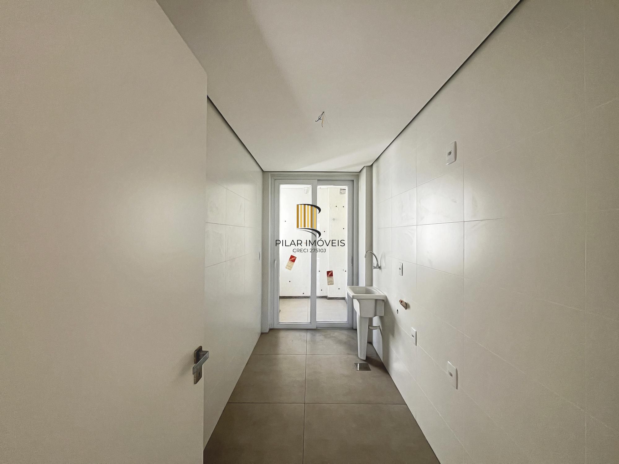 Apartamento com 3 Suítes no Cristal