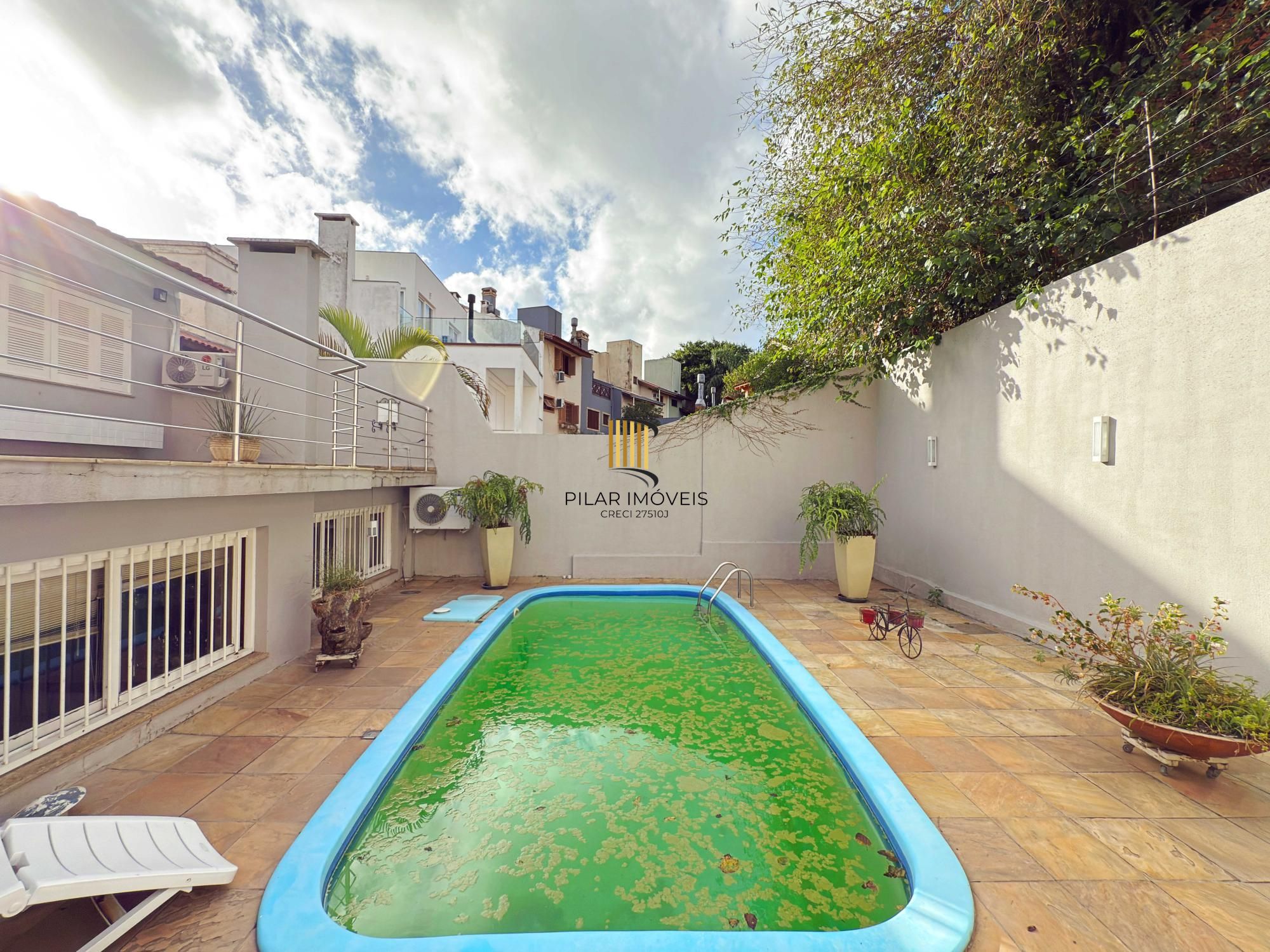 Casa 3 dormitórios no bairro Ipanema