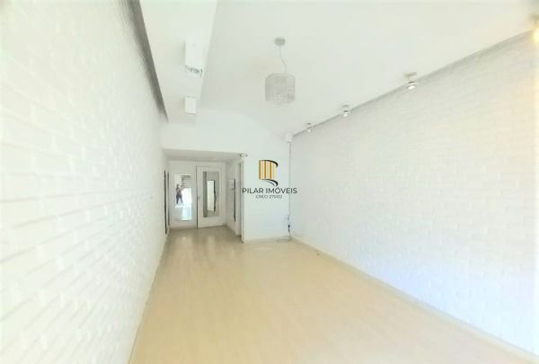 Loja em Porto Alegre, no bairro Tristeza, à venda.