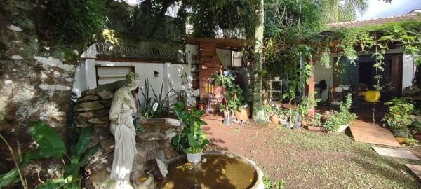 Casa em Porto Alegre, no bairro Jardim Isabel, com 5 dormitório(s), e 5 banheiro