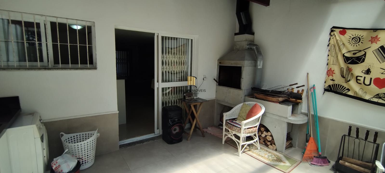 Linda Residência com 3 dormitórios, sendo 1 suíte á venda no Imperial Parque.