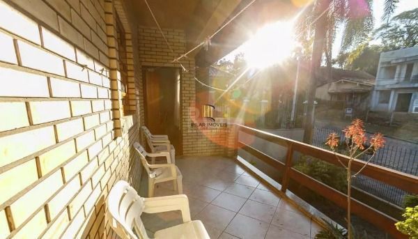 Casa em Porto Alegre, no bairro Cavalhada, com 5 dormitório(s), e 5 banheiros, à