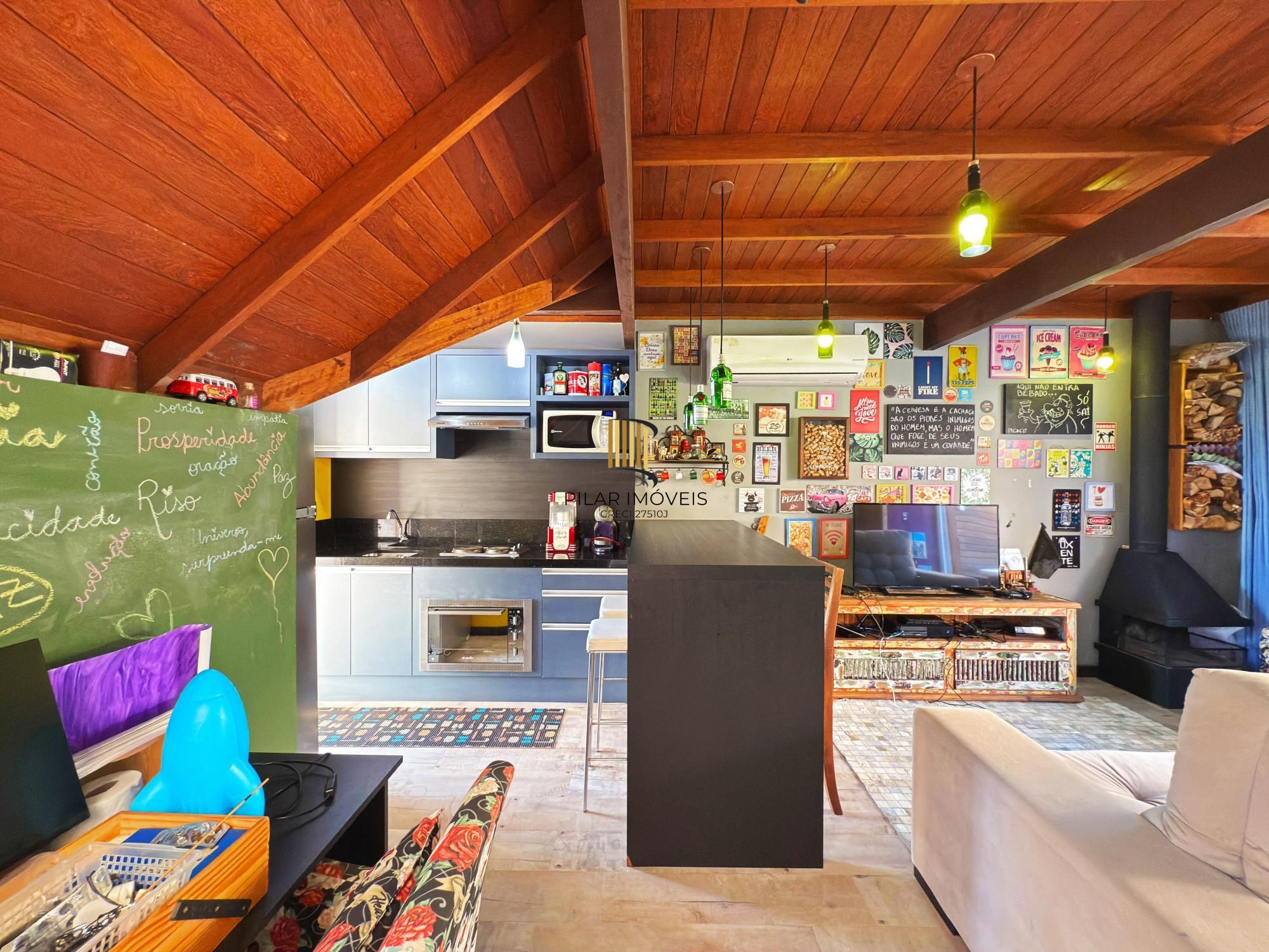 Casa de Condomínio 3 dormitórios no bairro Pedra Redonda