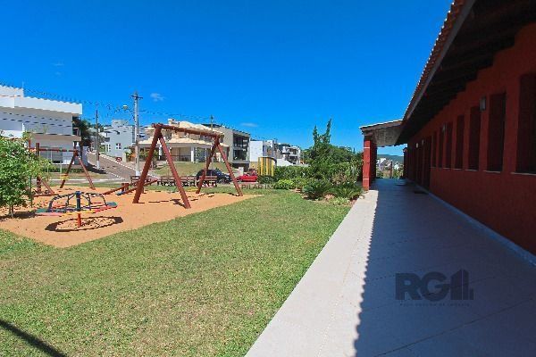 Casa Condominio em Porto Alegre, no bairro Hípica, com 3 dormitório(s), e 3 banh