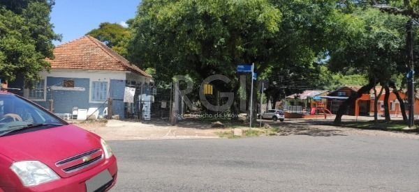 Terreno em Porto Alegre, no bairro Guarujá, à venda.