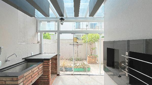 Casa Condominio em Porto Alegre, no bairro Hípica, com 3 dormitório(s), e 3 banh