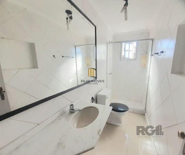 Casa Comercial em Porto Alegre, no bairro Tristeza, à venda.