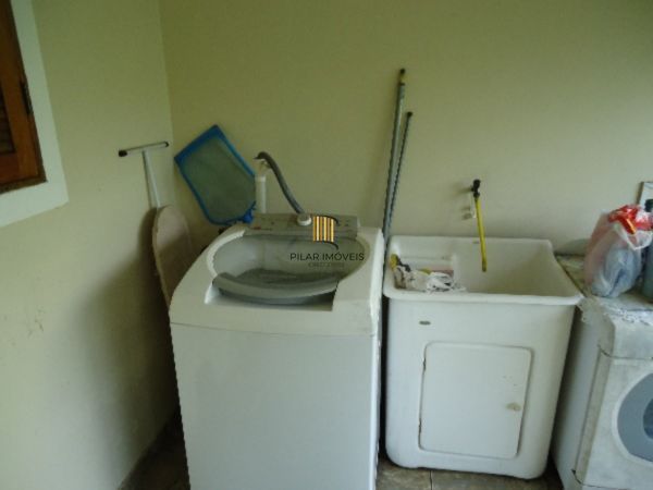 Casa para Venda - 220m², 3 dormitórios, sendo 1 suites, 2 vagas - Hípica