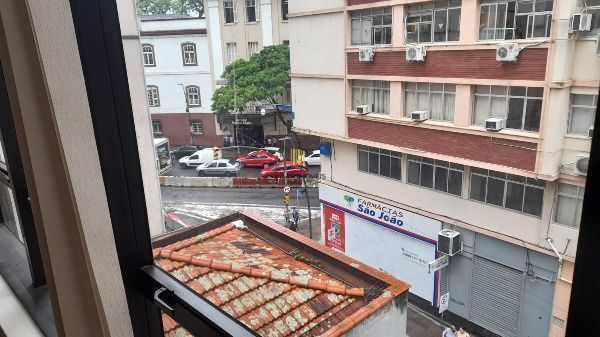 Conjunto/Sala em Porto Alegre, no bairro Centro Histórico, à venda.