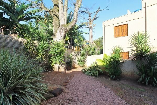 Casa para Venda - 108.8m², 2 dormitórios, sendo 2 suites, 1 vaga - Teresópolis