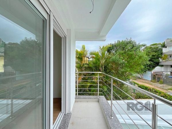 Casa em Porto Alegre, no bairro Vila Conceição, com 3 dormitório(s), à venda.