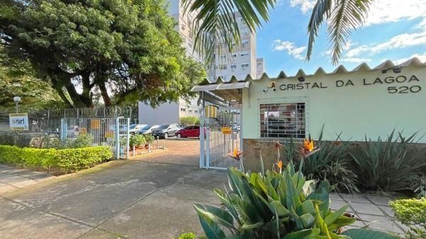 Apartamento em Porto Alegre, no bairro Cristal, com 2 dormitório(s), 1 vaga por 