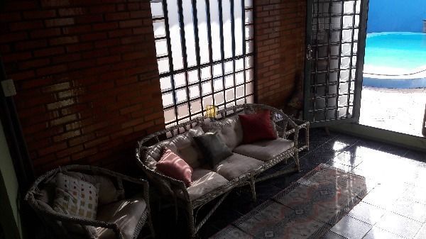 Casa em Porto Alegre, no bairro Aberta dos Morros, com 4 dormitório(s), e 4 banh