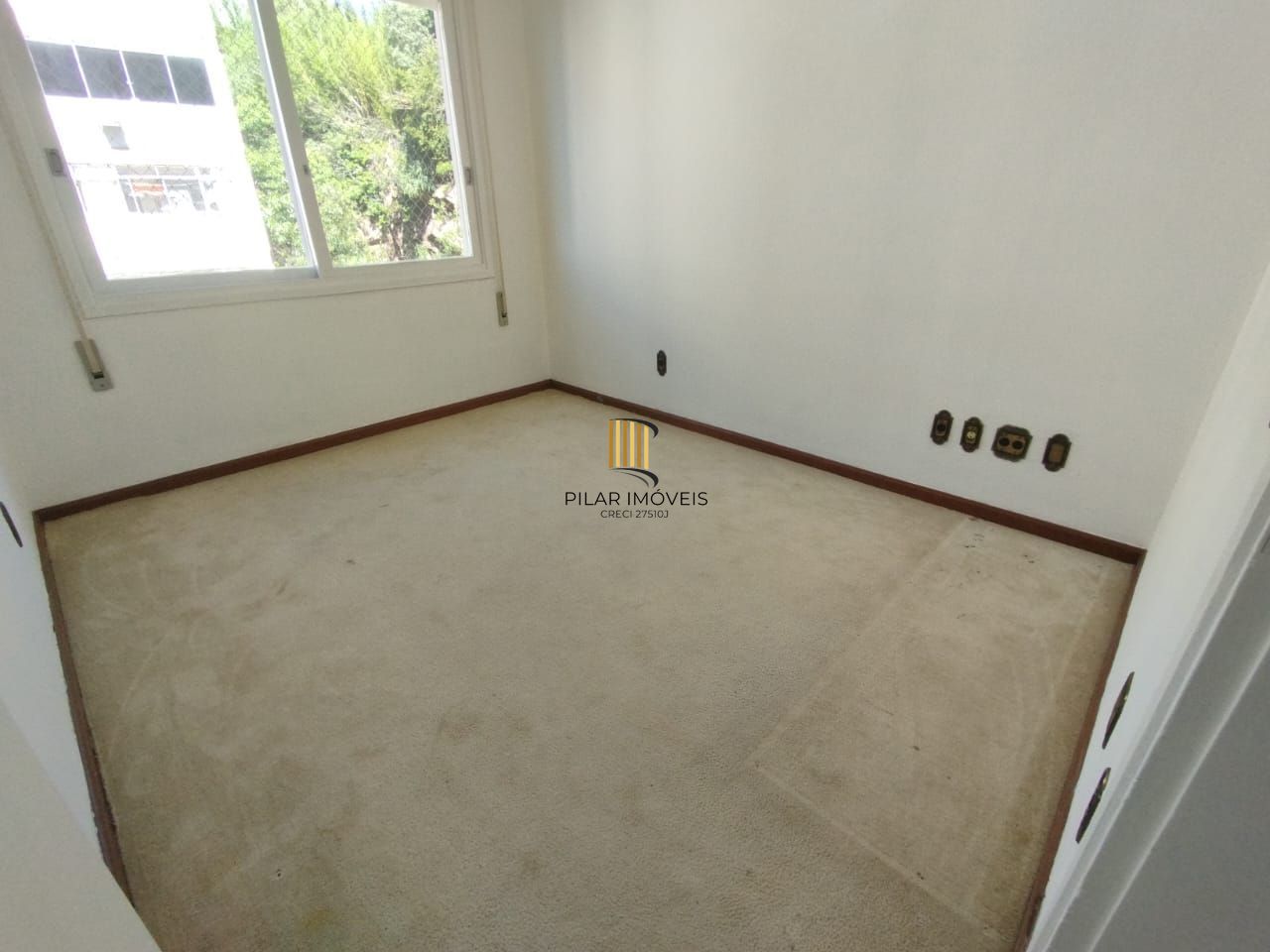 Apartamento 2 dormitórios, closet, 2 banheiros, dep. empregada vista, para o Gua