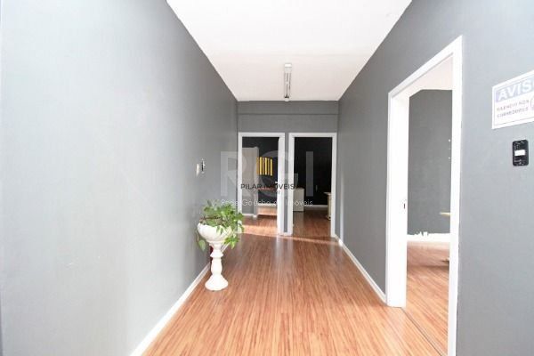 Conjunto/Sala em Porto Alegre, no bairro Centro Histórico, à venda.