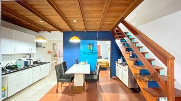 Casa em Porto Alegre, no bairro Hípica, com 2 dormitório(s), e 2 banheiros, à ve