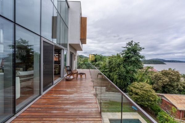 Casa para Venda - 463.7m², 4 dormitórios, sendo 4 suites, 4 vagas - Vila Conceiç