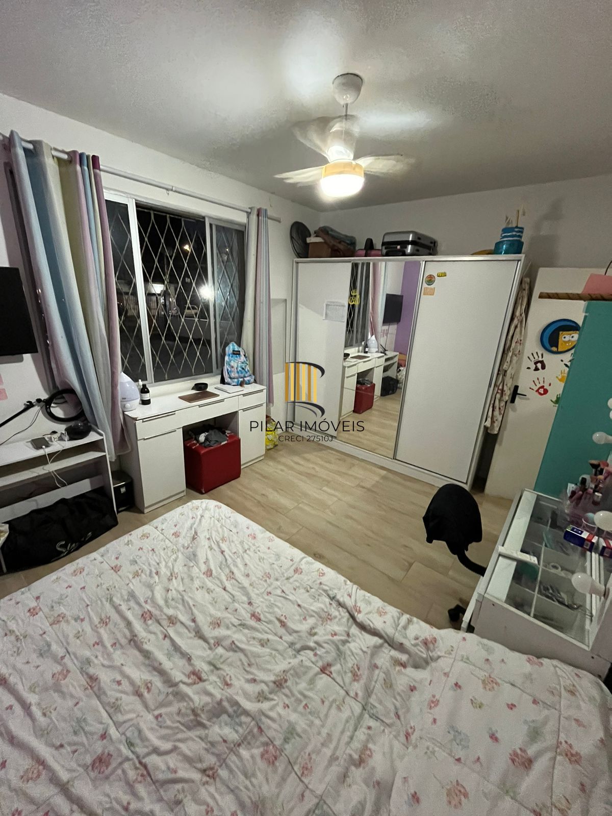 Ótimo apartamento térreo 2 dormitórios, com estacionamento, no coração do Bairro Menino Deus.