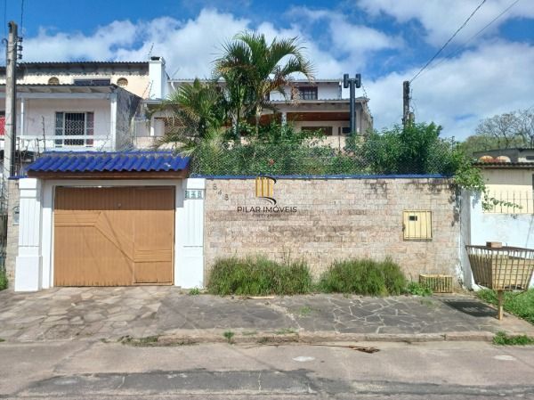 Casa em Porto Alegre, no bairro Restinga, com 4 dormitório(s), e 4 banheiros, à 