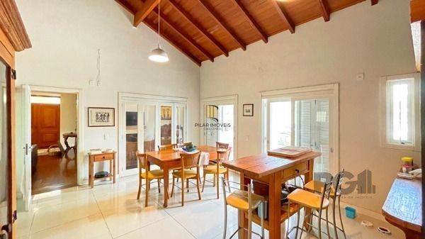 Casa em Porto Alegre, no bairro Ipanema, e 0 banheiros, à venda.