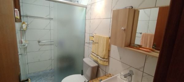 Casa em Porto Alegre, no bairro Nonoai, com 6 dormitório(s), e 6 banheiros, à ve