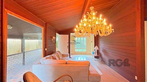 Casa em Porto Alegre, no bairro Ipanema, com 3 dormitório(s), e 3 banheiros