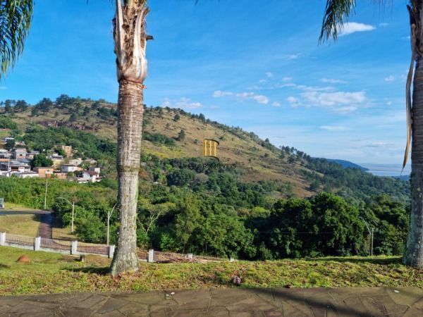 Terreno em Porto Alegre, no bairro Aberta dos Morros, à venda.
