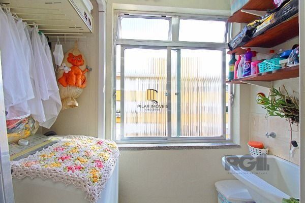 Apartamento em Porto Alegre, no bairro Vila Nova, com 2 dormitório(s), e 2 banhe