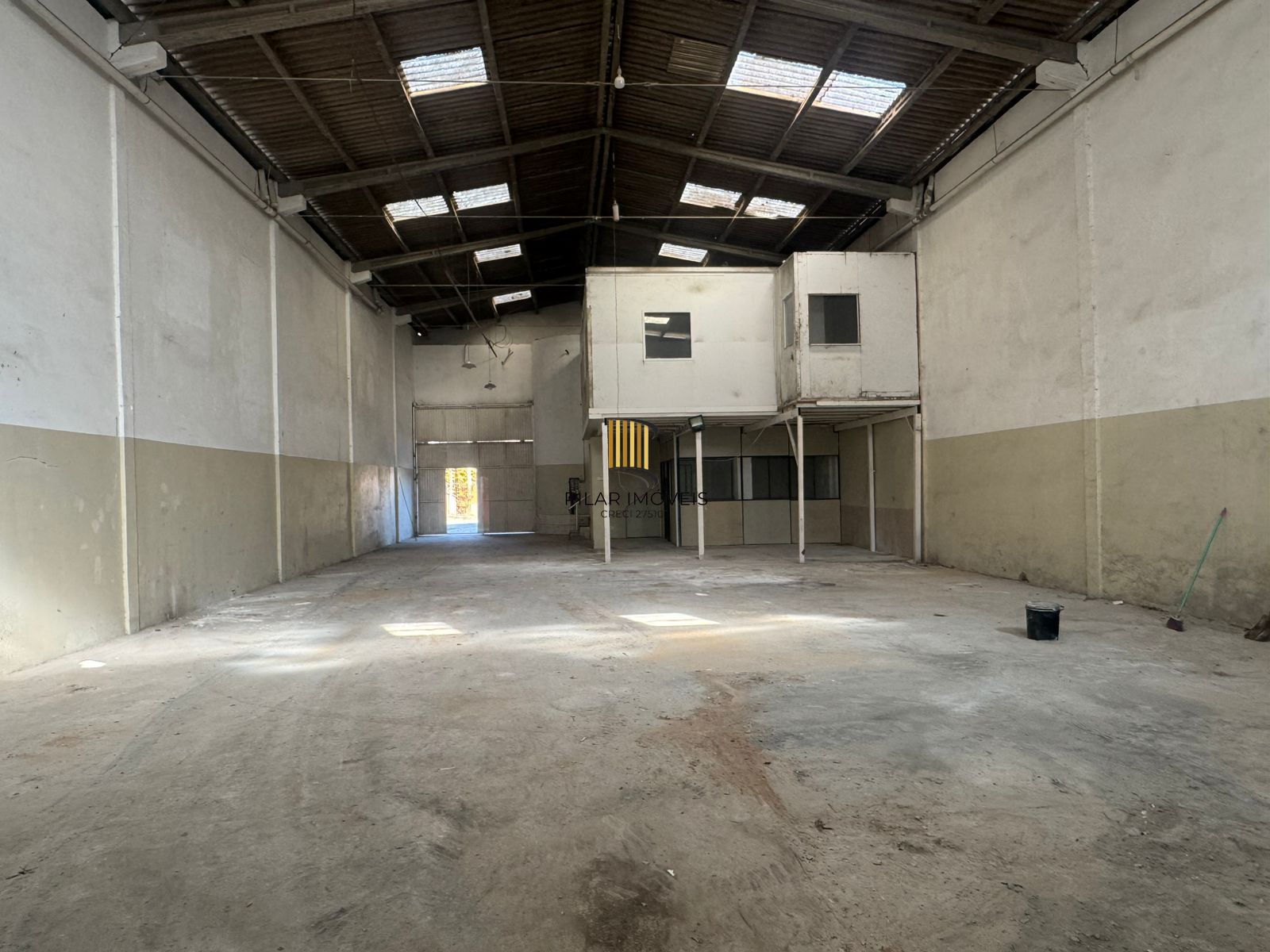 Oportunidade - Pavilhão na Vila Nova - 100m da Av. Vicente Monteggia- 550m² priv