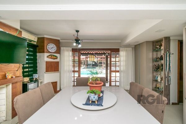 Residência com 4 dormitórios á venda no Bairro Jardim Izabel.